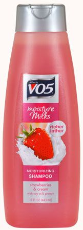 VO5 VO5 Moisture Milks Strawberries & Cream Moisturizing Shampoo 443ml
